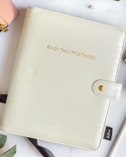 Zápisník v koženom obale - biely - Enjoy the little things